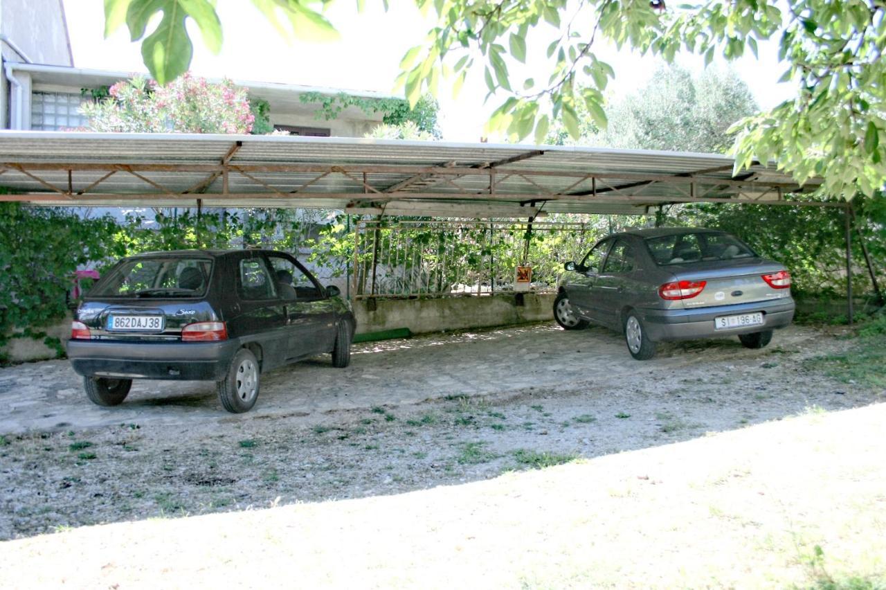 Apartments With A Parking Space Murter - 5103 Betina  Dış mekan fotoğraf